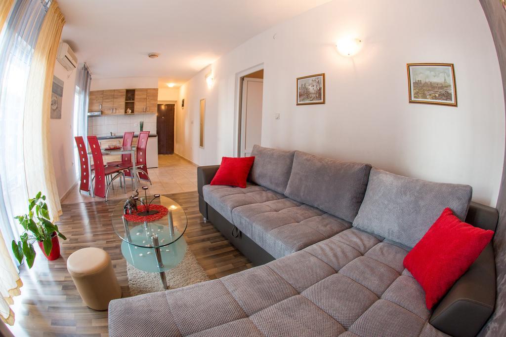 Villa Nadezda Petrovac Exteriör bild