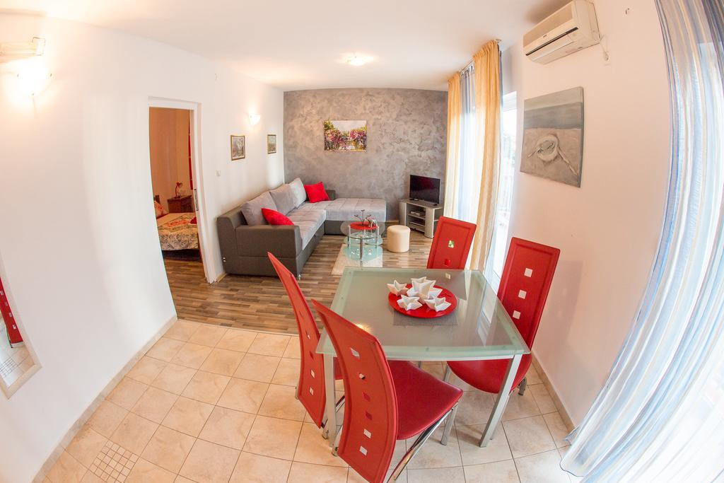 Villa Nadezda Petrovac Exteriör bild